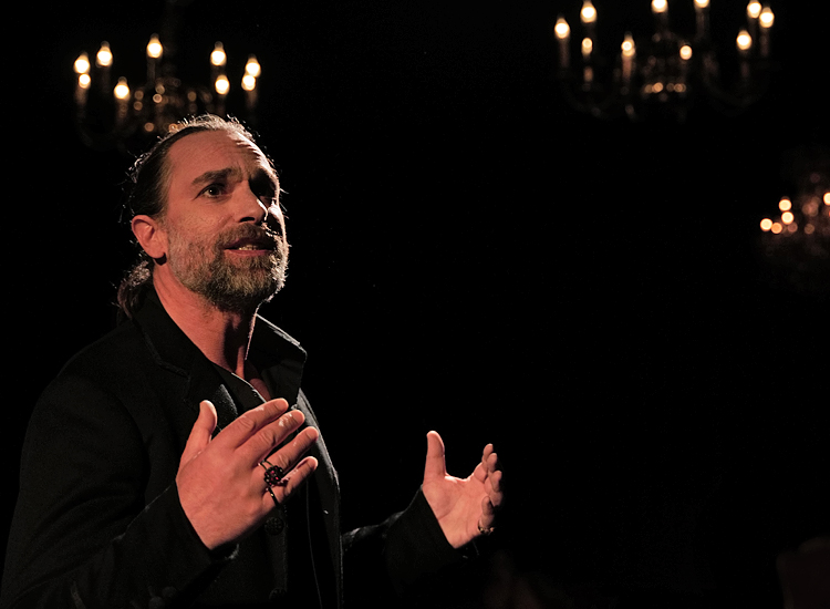 Claus Tröger: AMADEUS