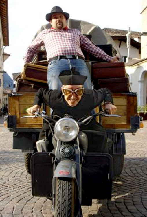 Claus Tröger: DON CAMILLO & PEPPONE