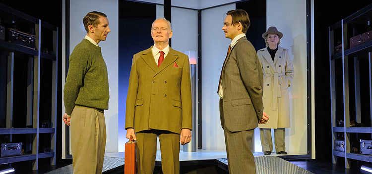 Claus Tröger: MANHATTAN PROJECT