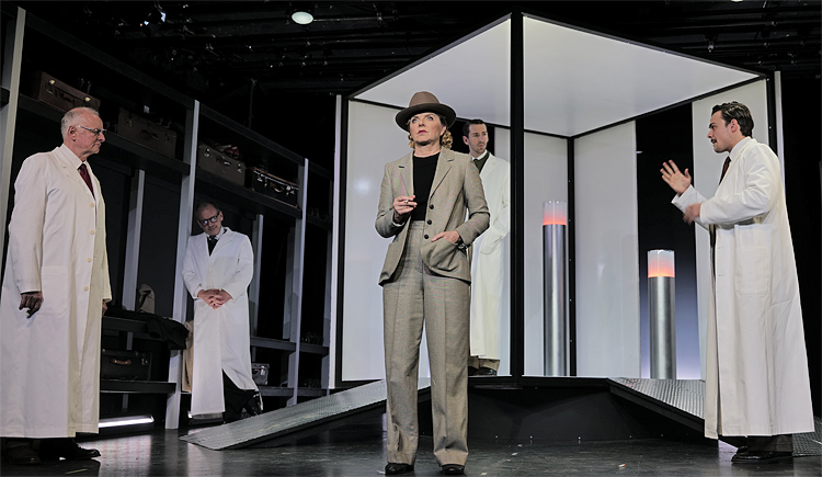 Claus Tröger: MANHATTAN PROJECT