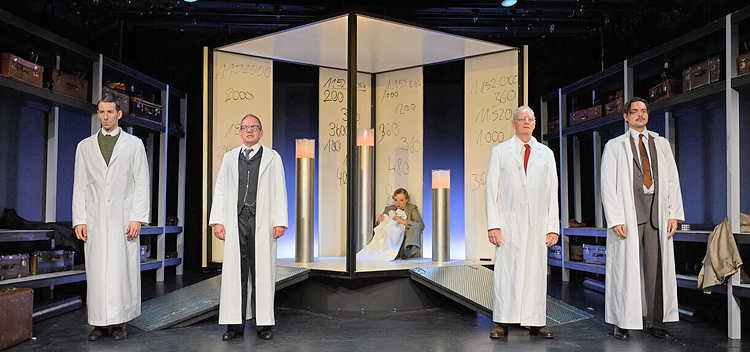 Claus Tröger: MANHATTAN PROJECT