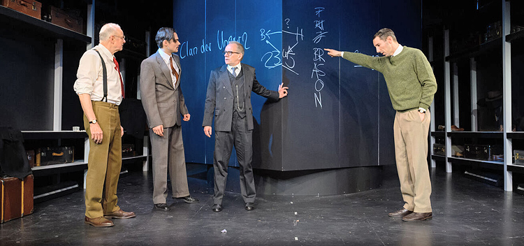 Claus Tröger: MANHATTAN PROJECT