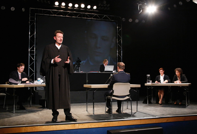 Claus Tröger: TERROR